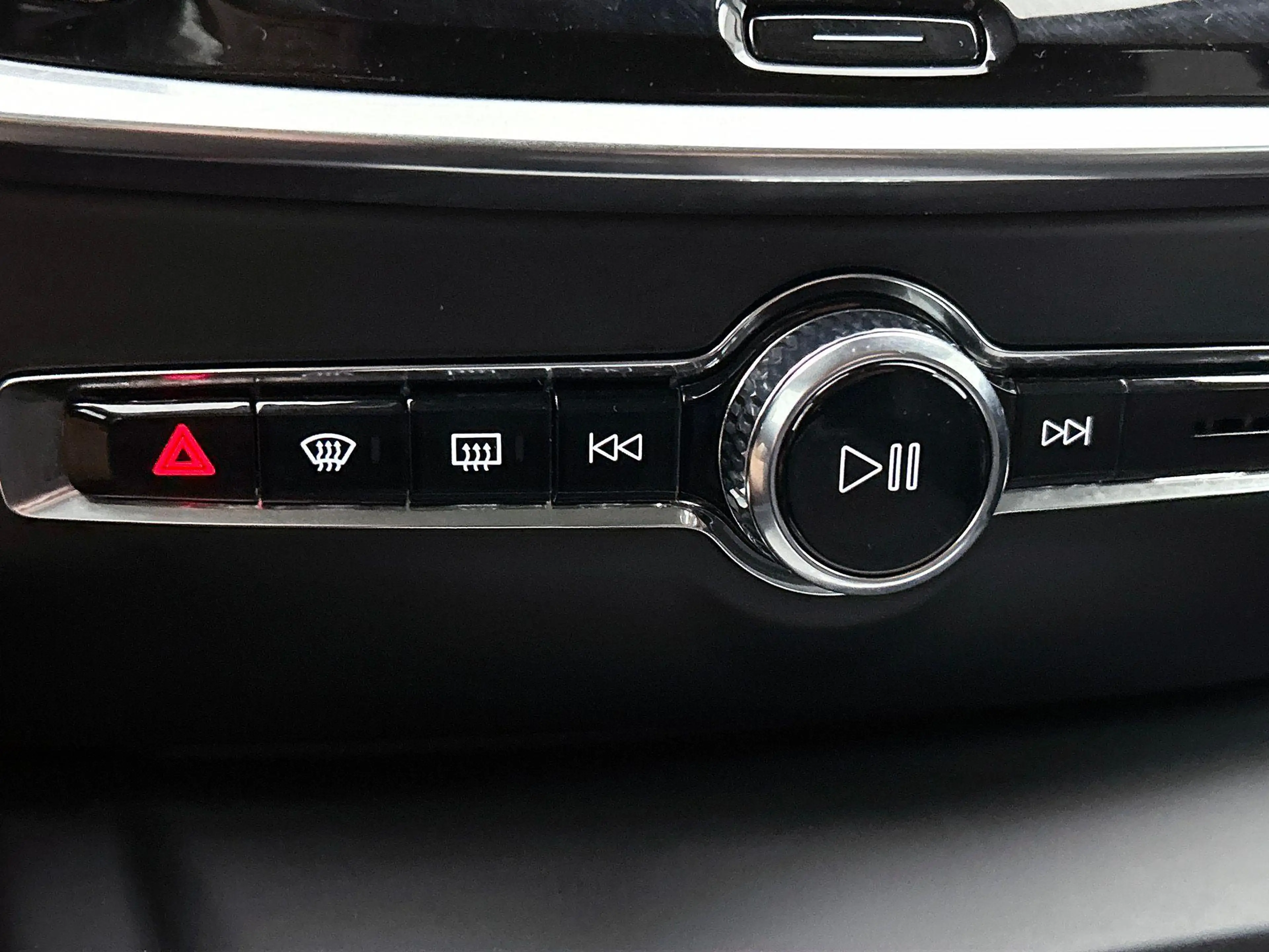 Volvo V60 2.0 B4 Plus Dark | Stoelverwarming | 19 Inch wiele — photo 11