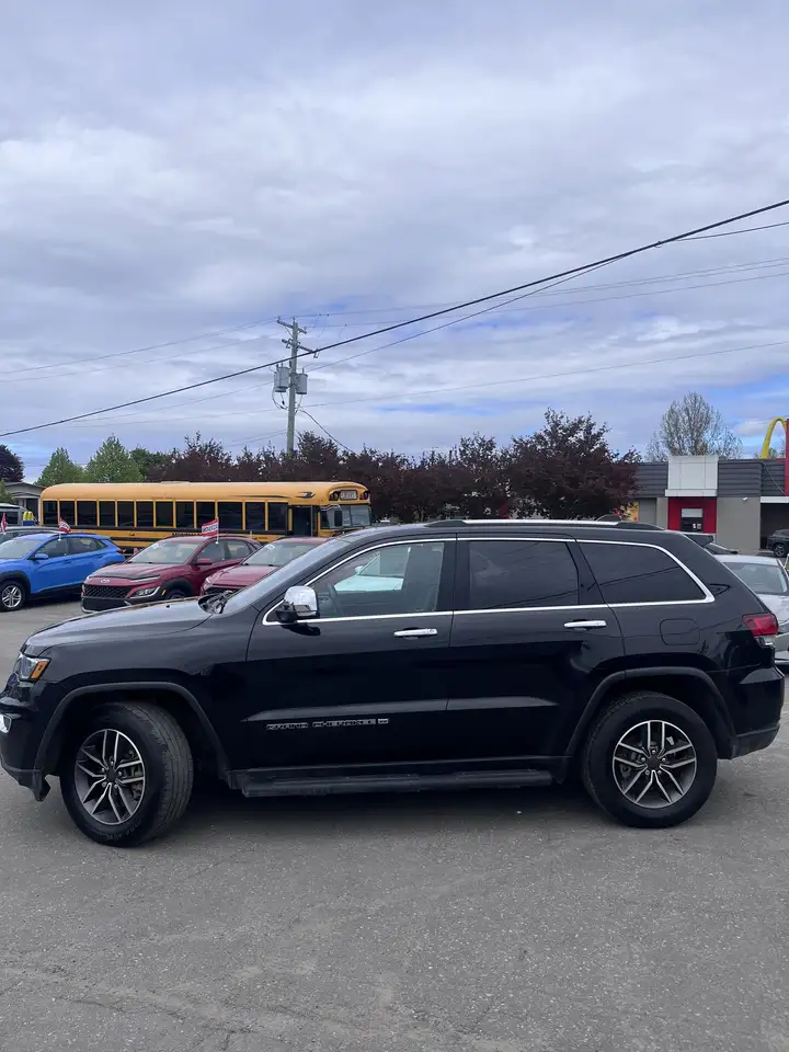 Jeep Grand Cherokee снимка Jeep Grand Cherokee