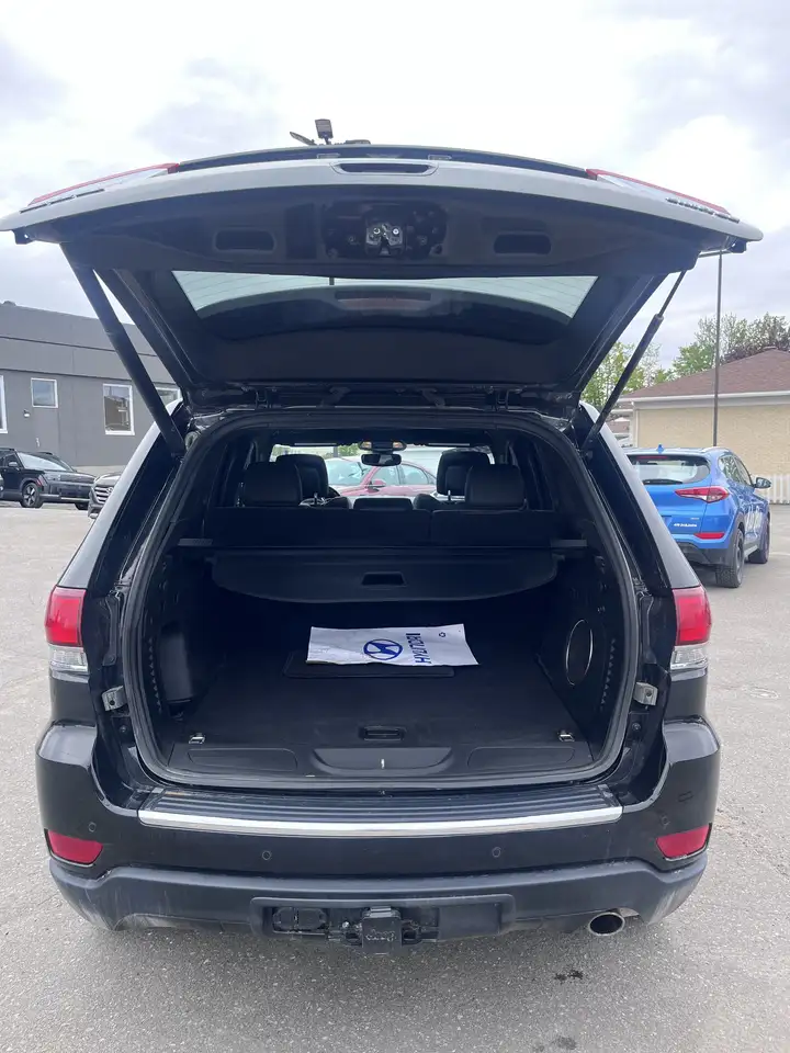 Jeep Grand Cherokee снимка Jeep Grand Cherokee