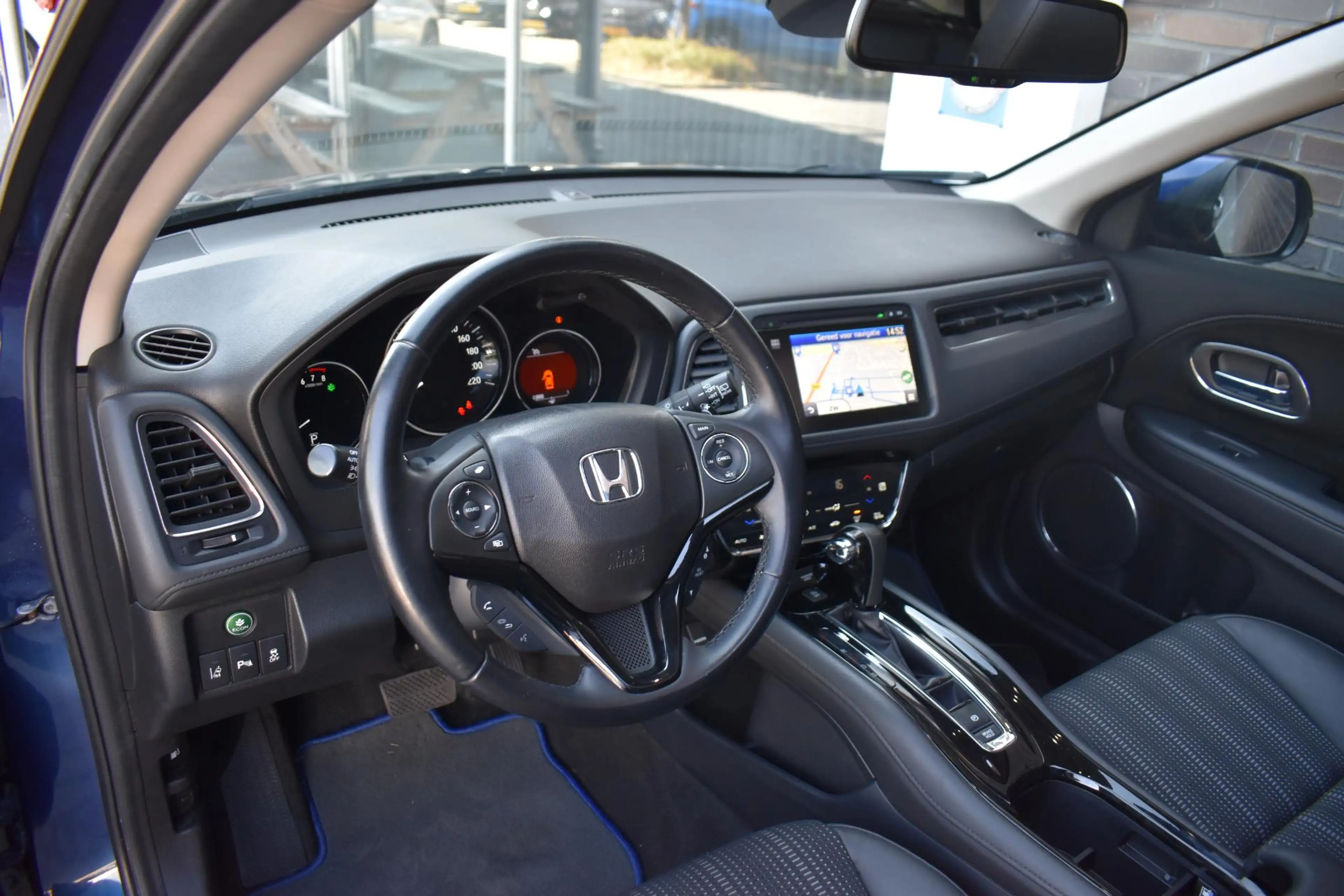 Honda HR-V 1.5 i-VTEC ECC LMV LEDER NAVI TREKHAAK — photo 5