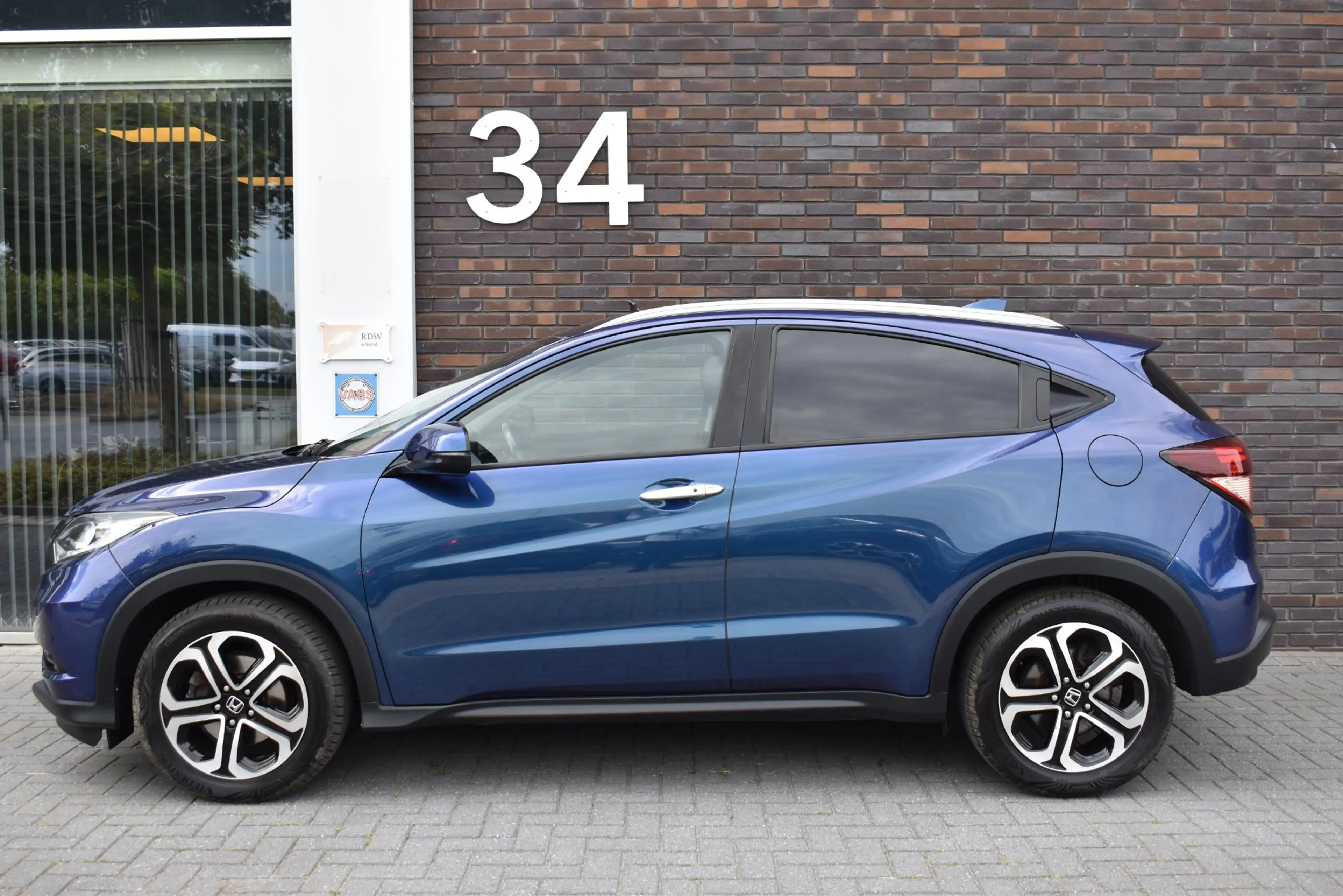 Honda HR-V 1.5 i-VTEC ECC LMV LEDER NAVI TREKHAAK — photo 10