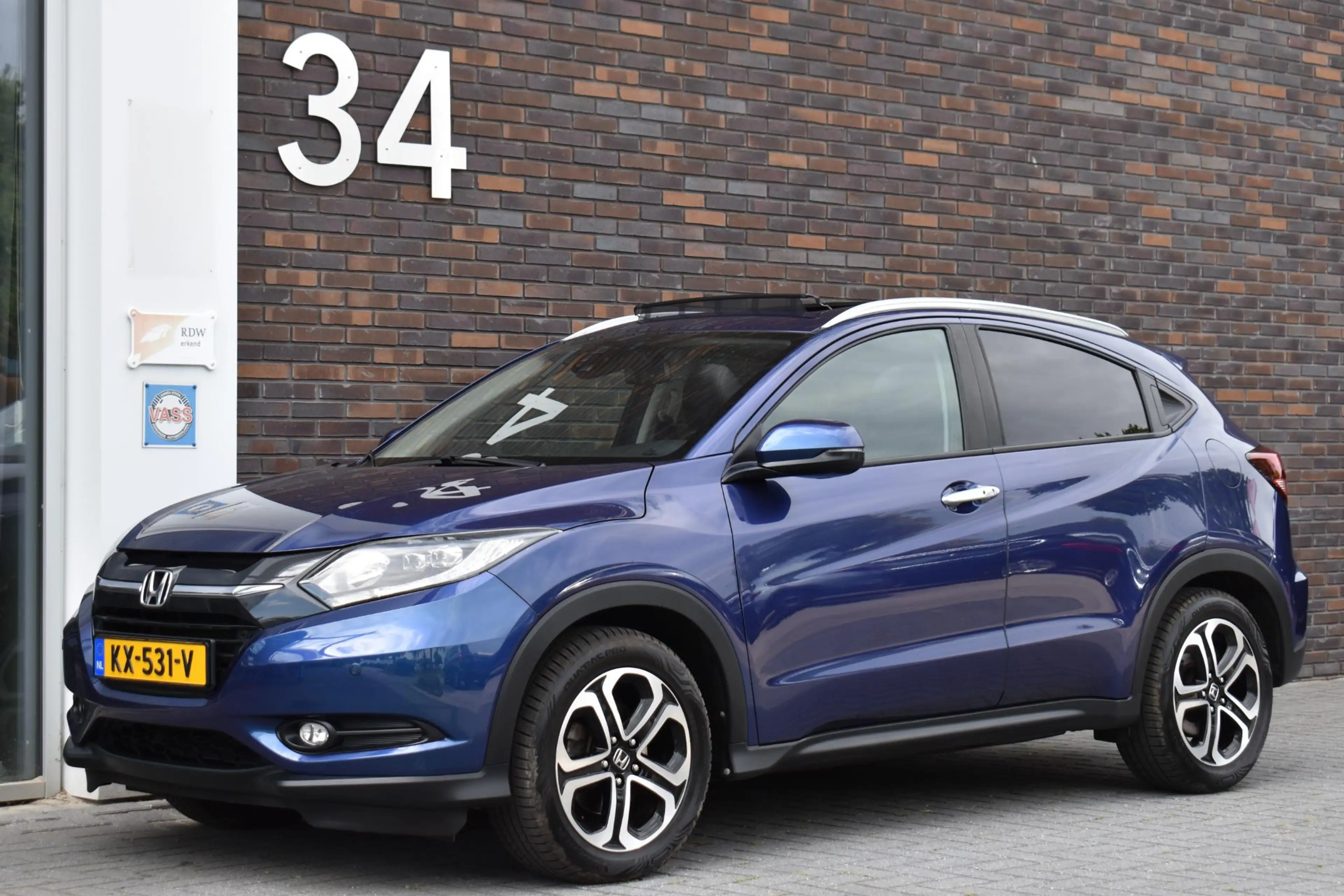 Honda HR-V 1.5 i-VTEC ECC LMV LEDER NAVI TREKHAAK — photo 3