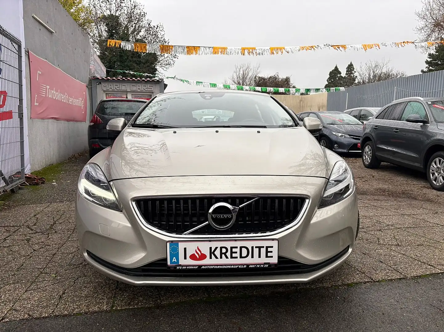 Volvo V40 D2 Kinetic /WENIG KM/Ö-BEST PREIS/GEPFLEGT Noir - 2