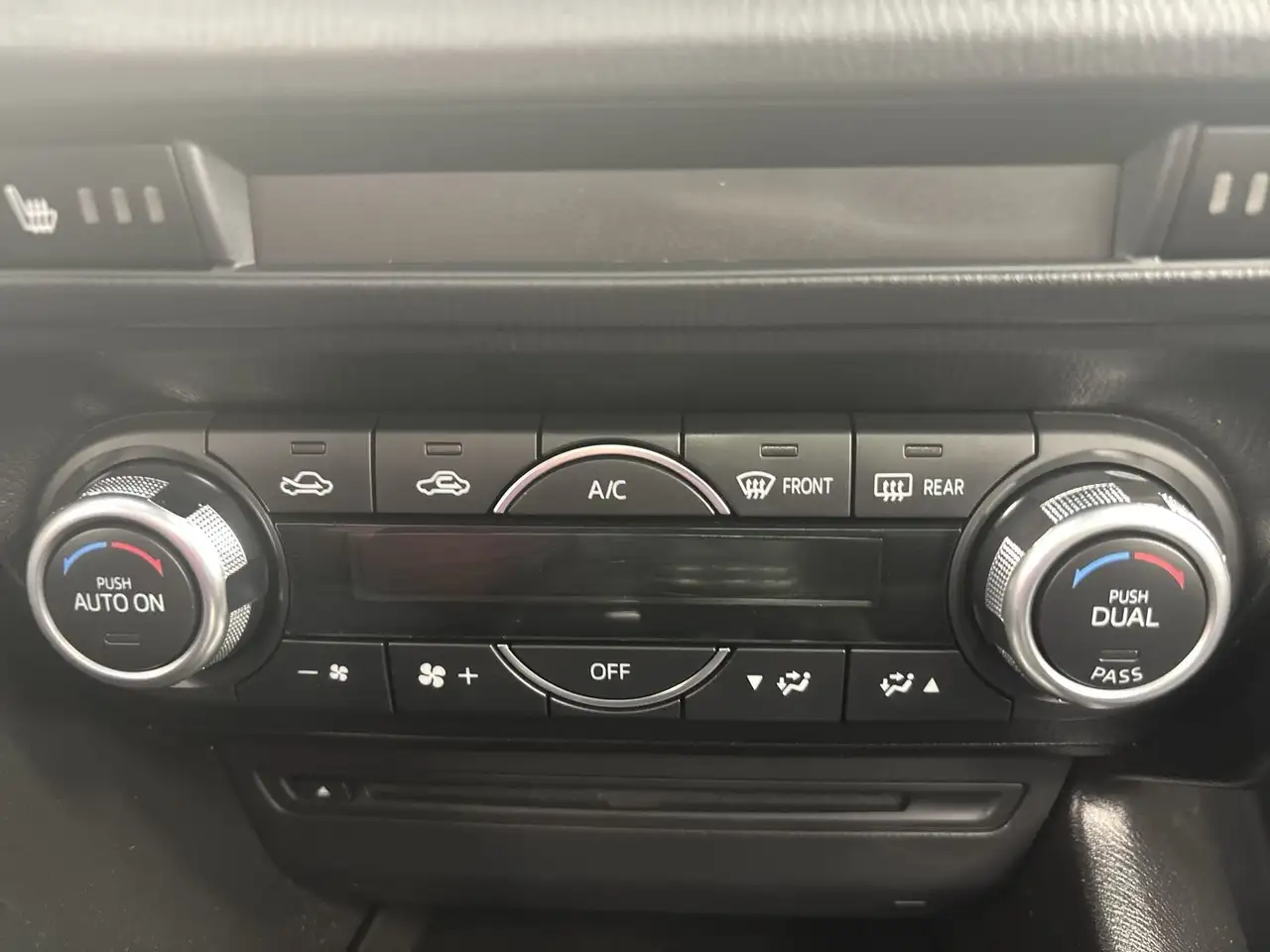 Mazda 3 снимка Mazda 3