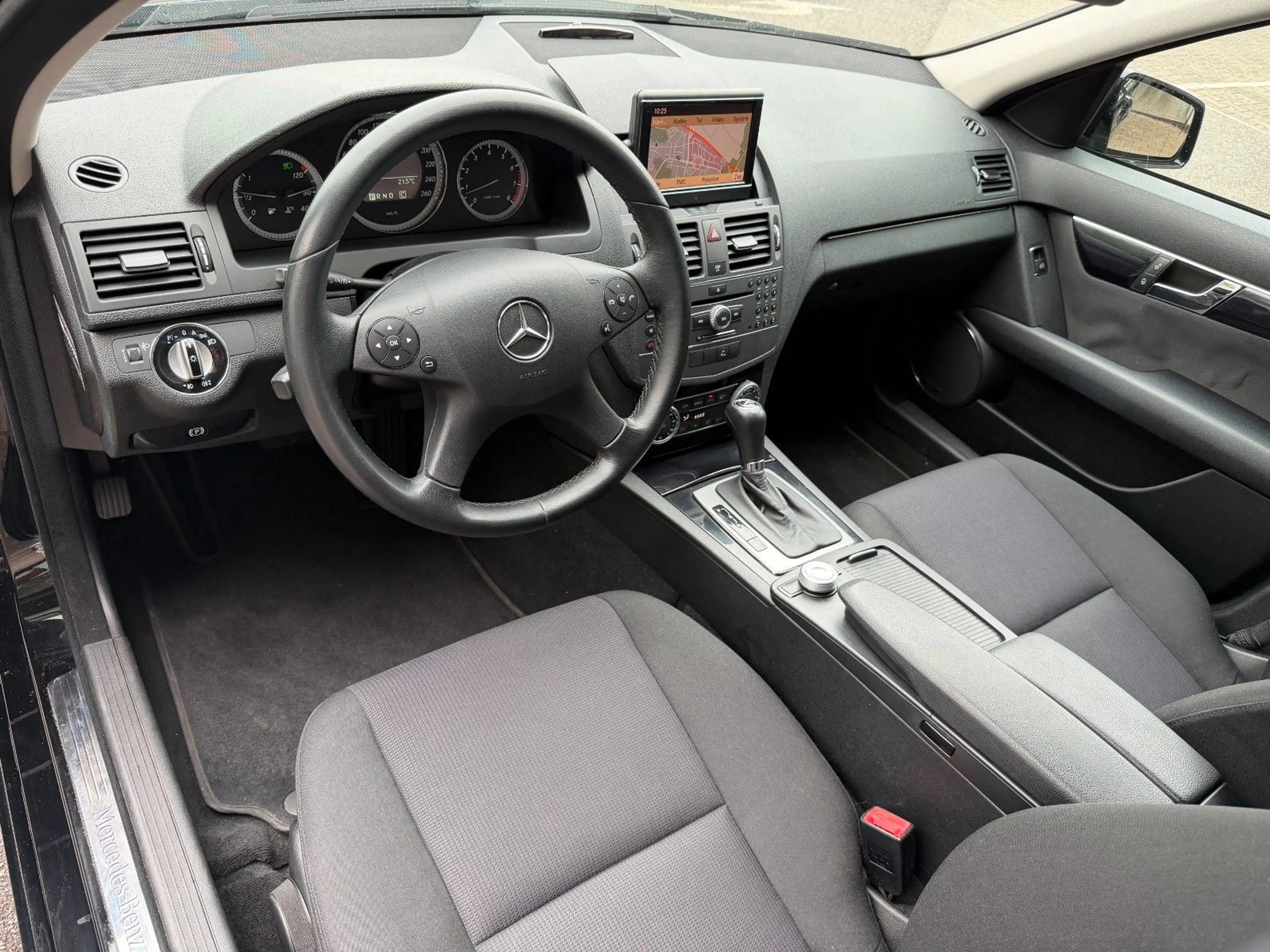 Mercedes-Benz C 250 CGI T-Modell/ Navi/Kamera/Harman&Kardon — photo 10