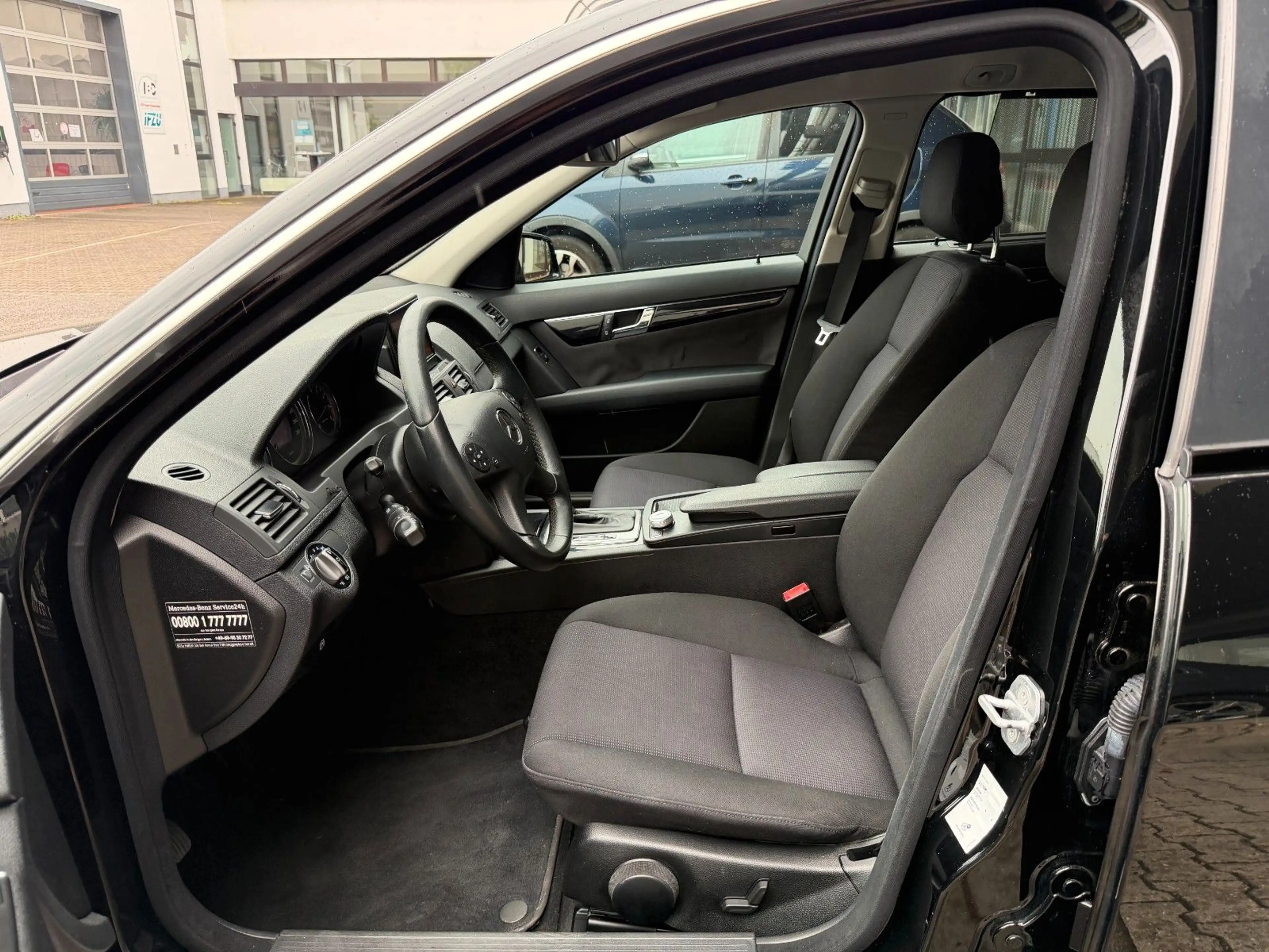 Mercedes-Benz C 250 CGI T-Modell/ Navi/Kamera/Harman&Kardon — photo 9