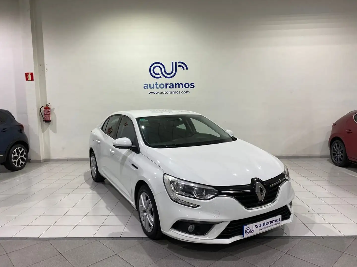 Renault Megane BUSINESS 1.3 TCE 115 CV 5P Wit - 1