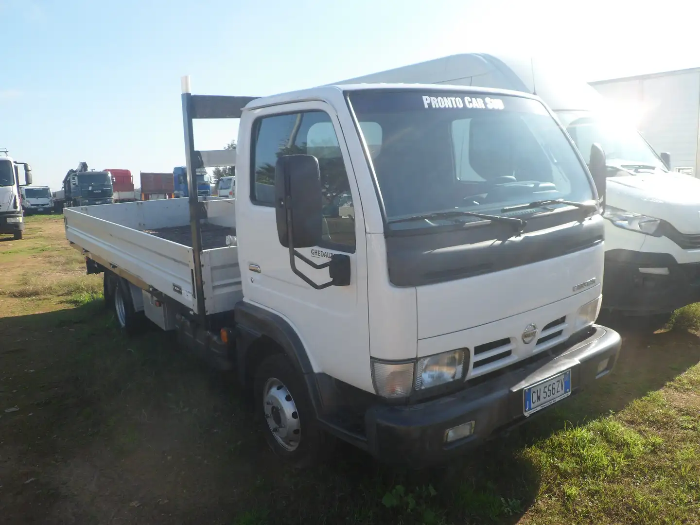 Nissan Cabstar cassone fisso Blanc - 2