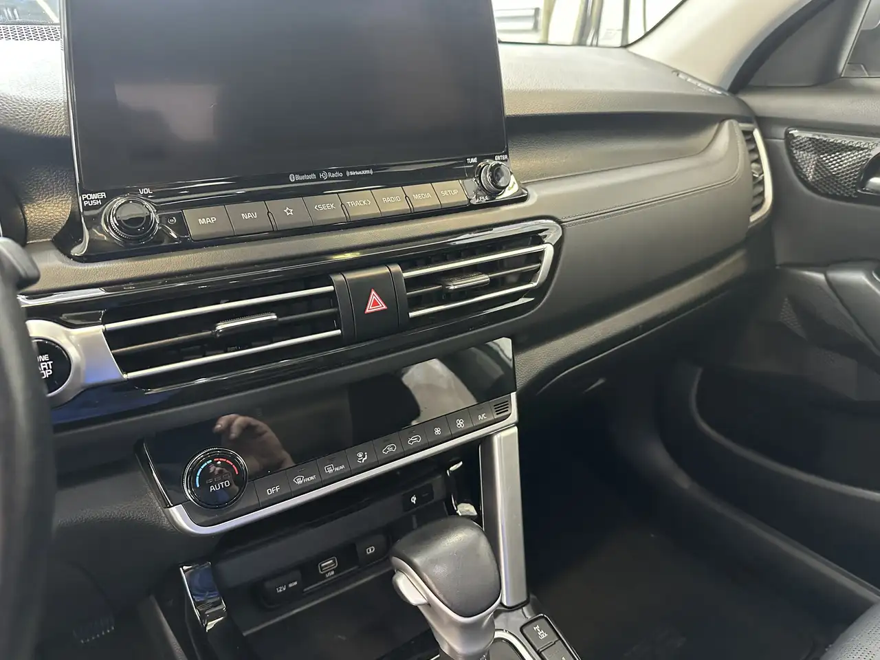 Kia Seltos снимка Kia Seltos