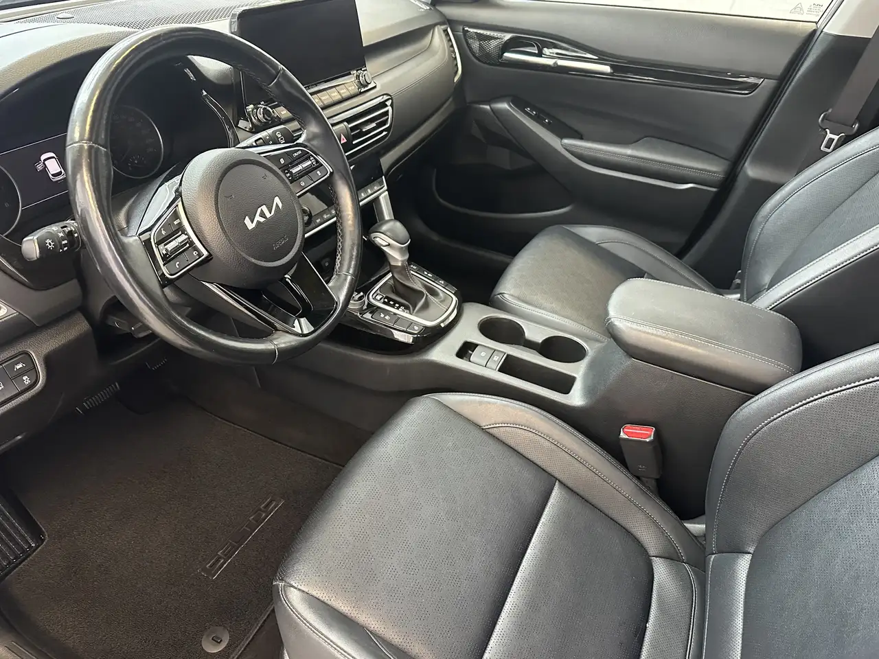 Kia Seltos снимка Kia Seltos