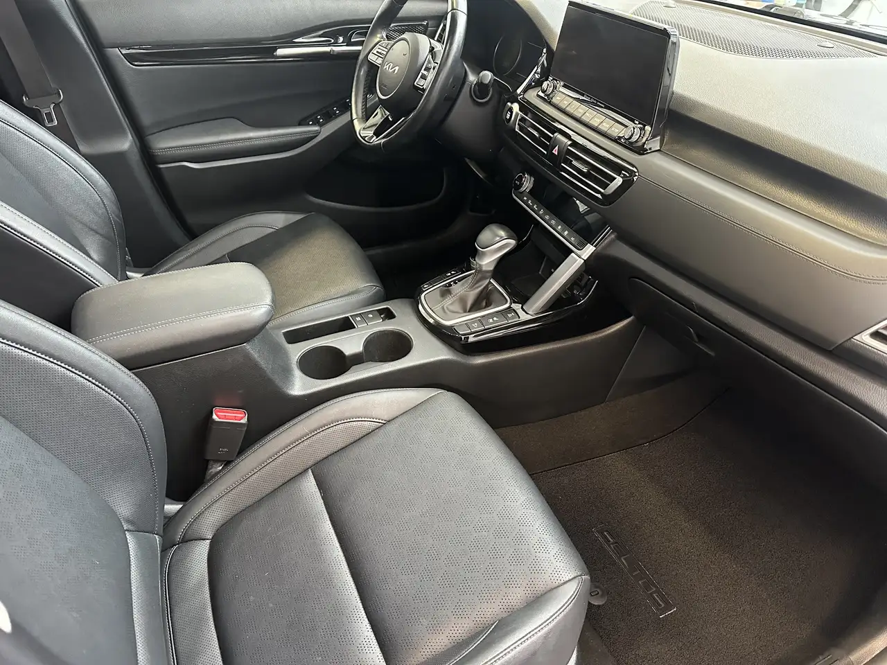 Kia Seltos снимка Kia Seltos