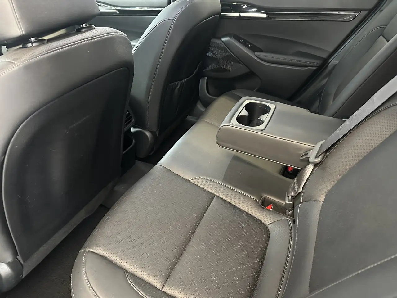 Kia Seltos снимка Kia Seltos