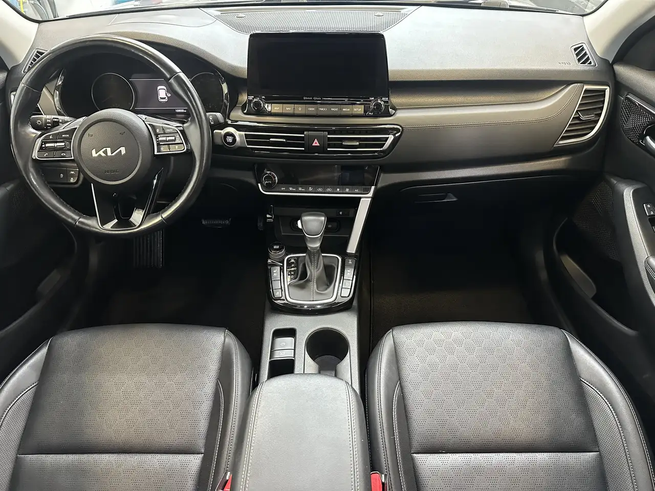Kia Seltos снимка Kia Seltos