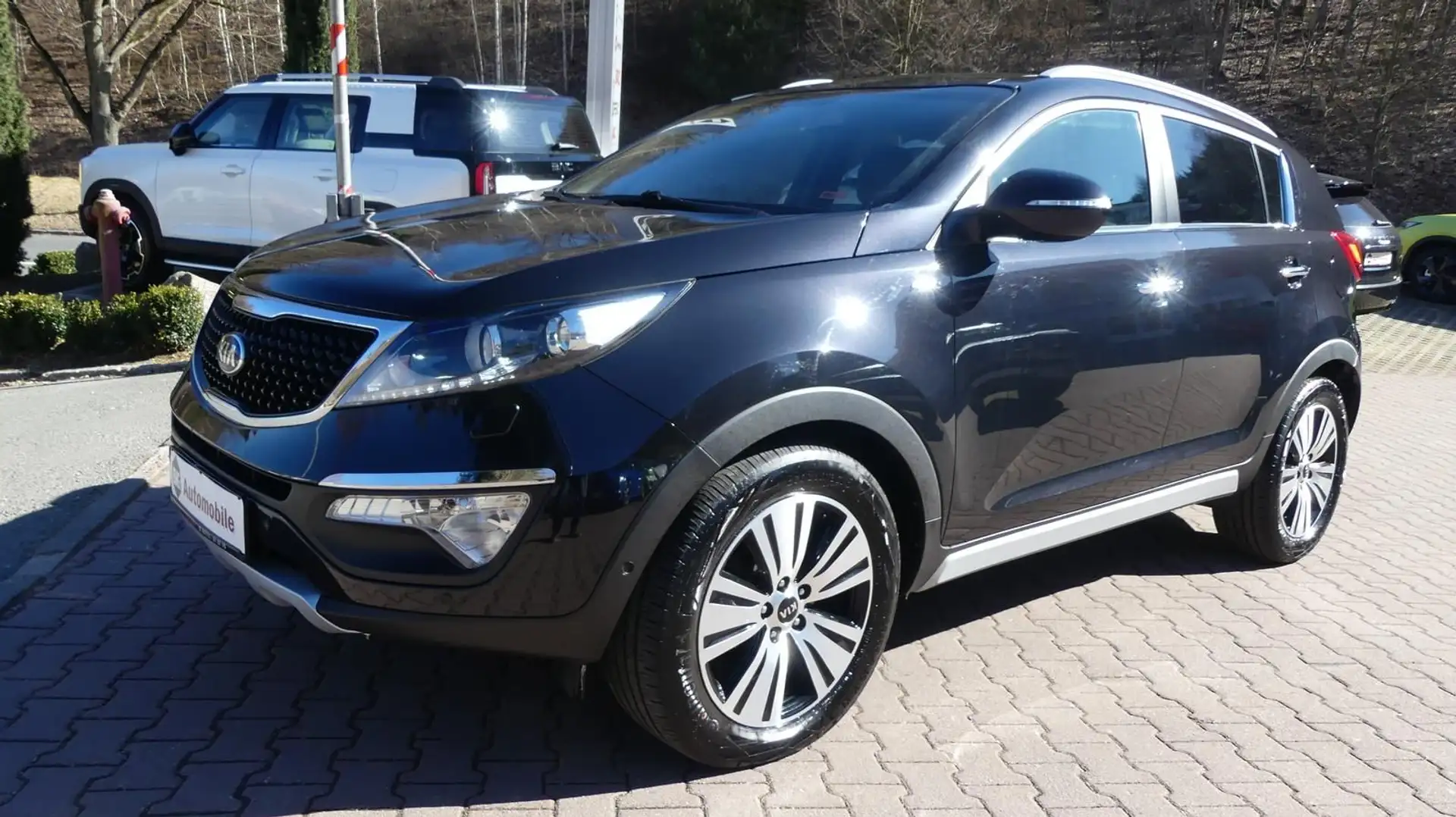 Kia Sportage 2.0*4WD*Aut.*Klima*SHZ*Xenon*Kam*Pano Noir - 1