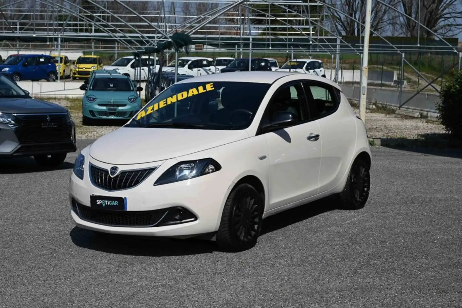 Lancia Ypsilon 1.0 FireFly S&S Hybrid Silver Beige - 1