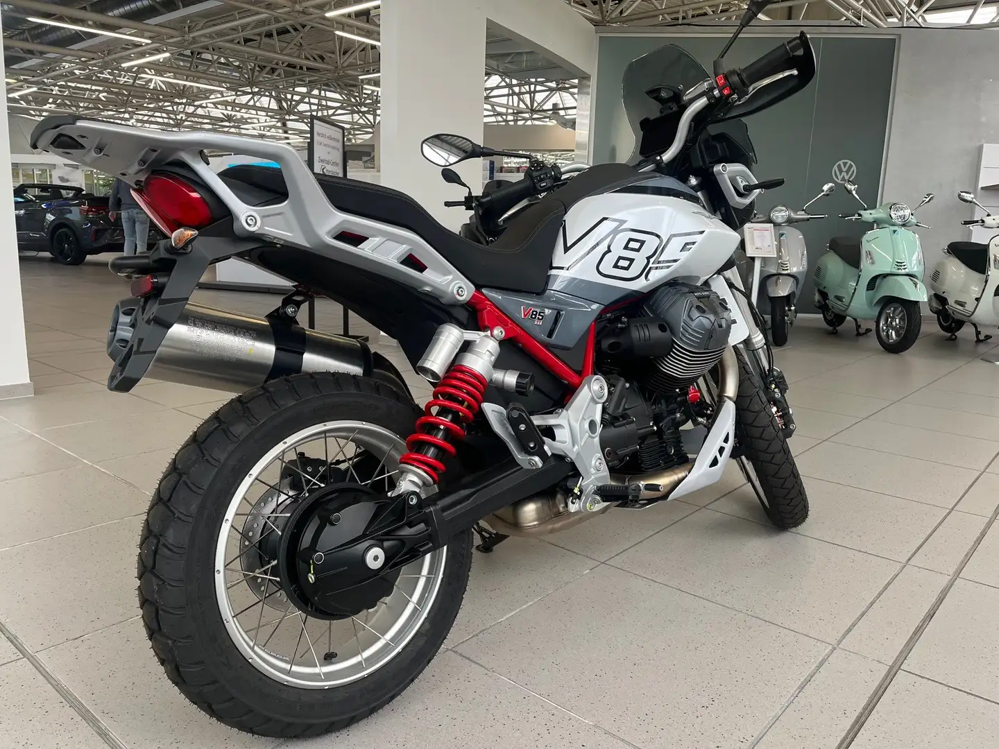 Moto Guzzi V 85 TT V85 TT E5+ Grey - 2