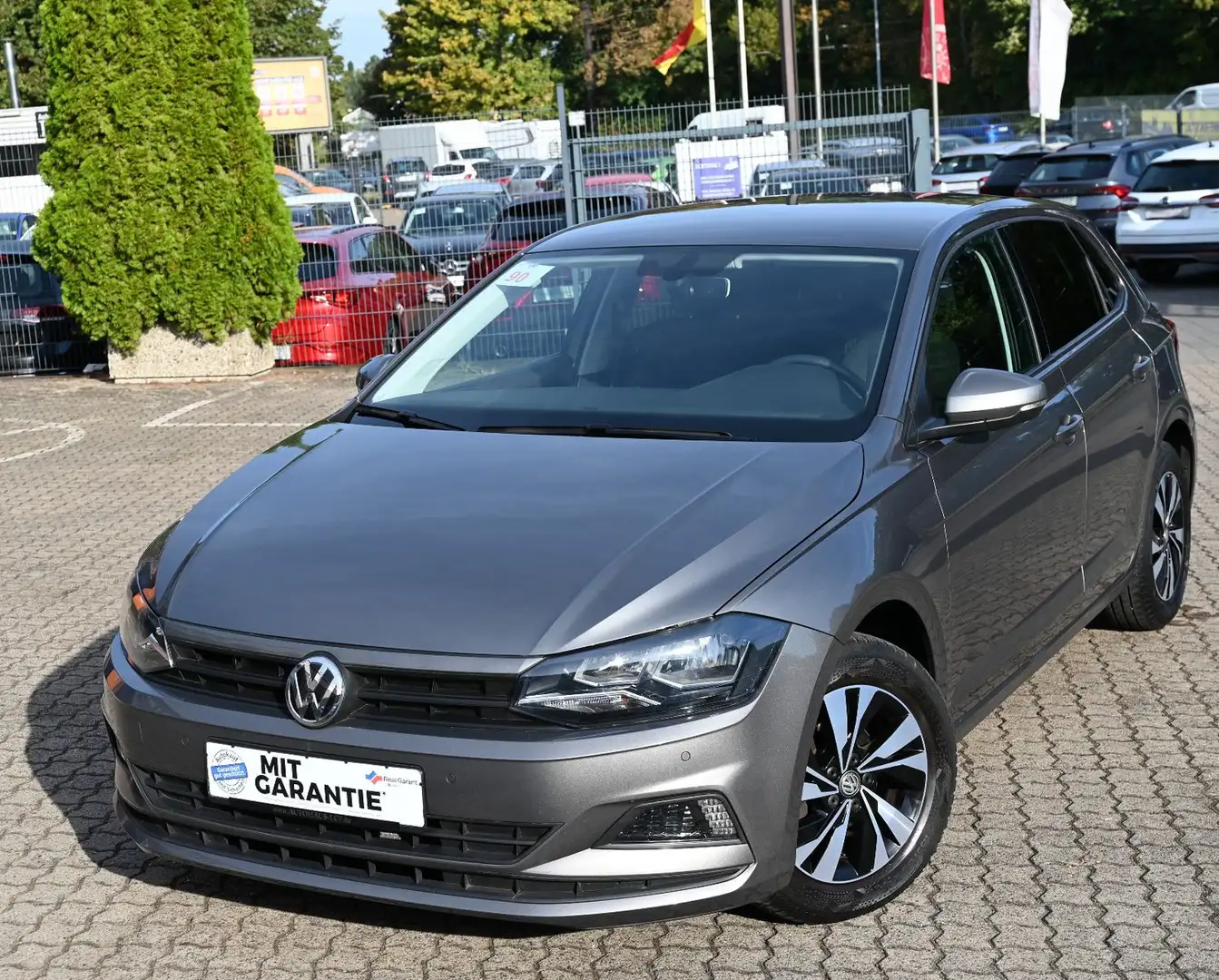 Volkswagen Polo VI 1.0 TSI Comfortline DSG PDC 1.Hd AHK Gris - 2