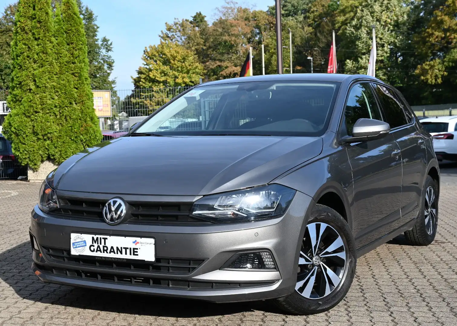 Volkswagen Polo VI 1.0 TSI Comfortline DSG PDC 1.Hd AHK Gris - 1