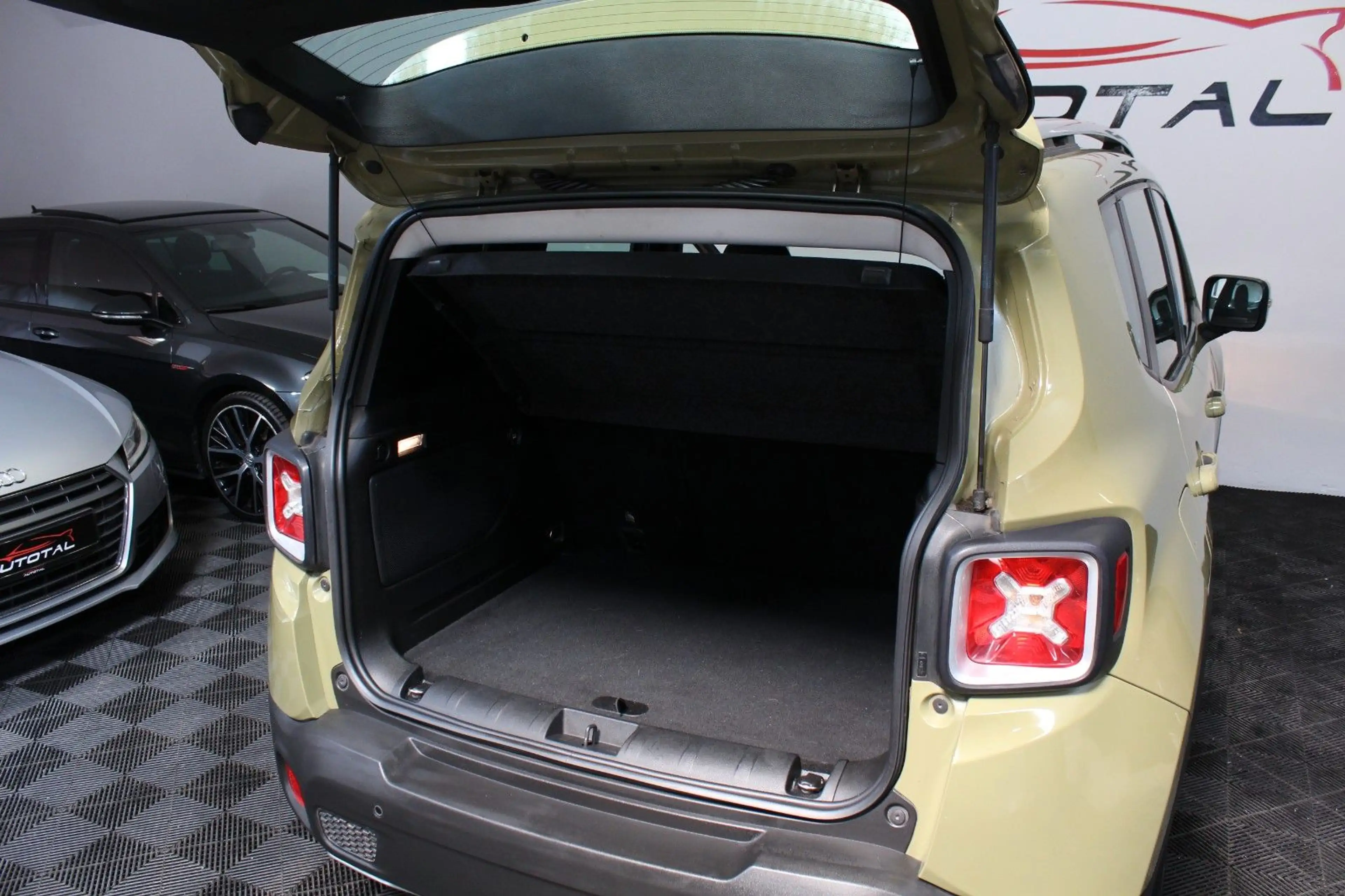 Jeep Renegade Limited FWD*Leder*Tempomat*Bluetooth* — photo 28