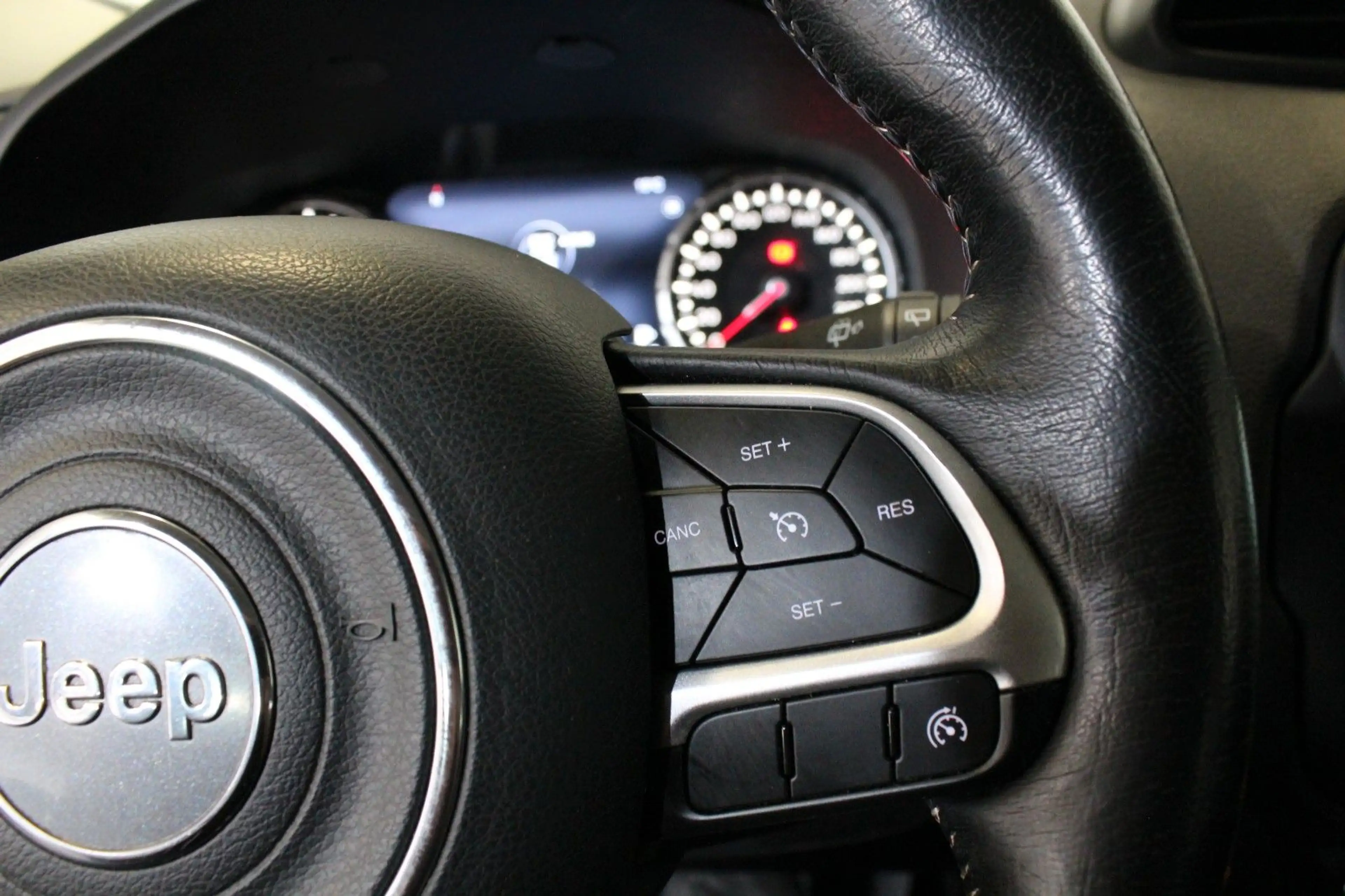 Jeep Renegade Limited FWD*Leder*Tempomat*Bluetooth* — photo 23