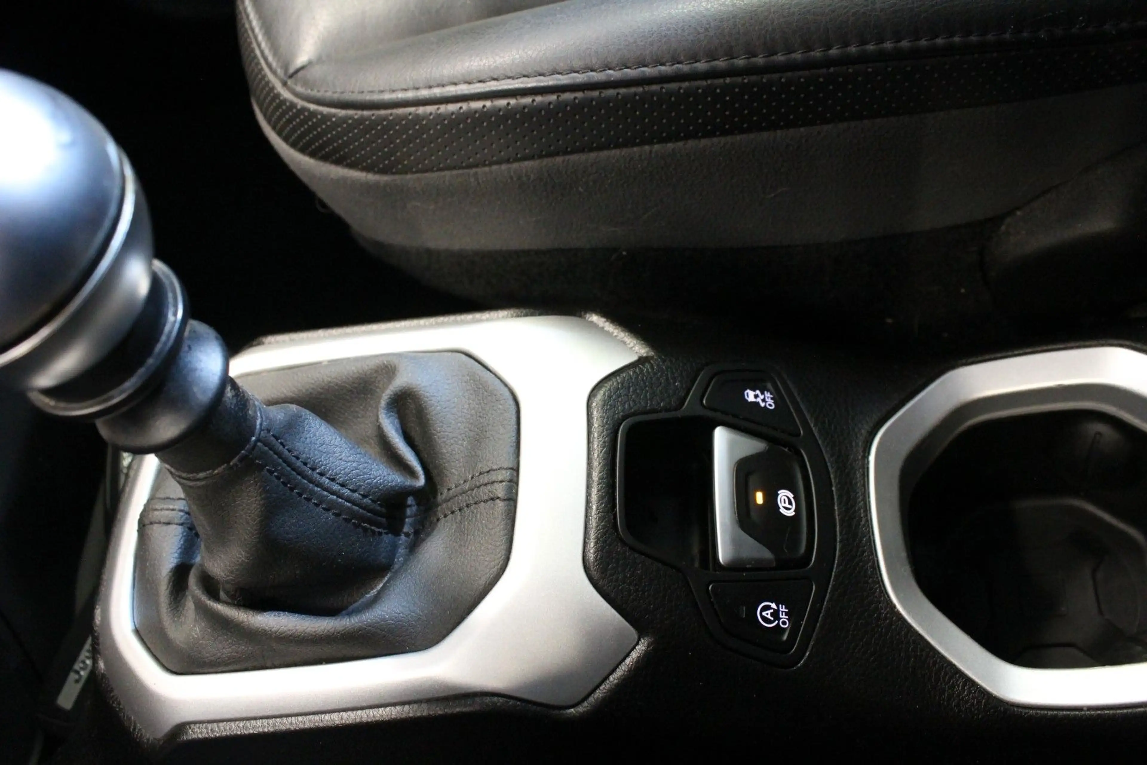 Jeep Renegade Limited FWD*Leder*Tempomat*Bluetooth* — photo 22