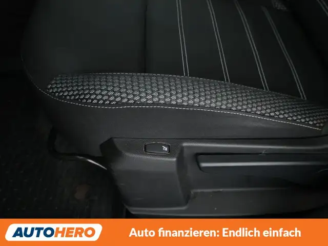 Dacia Duster view 30