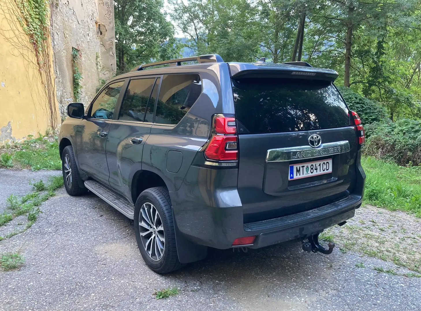 Toyota Land Cruiser Landcruiser 2,8 D-4D 4WD Elegance Aut. Elegance Grau - 2