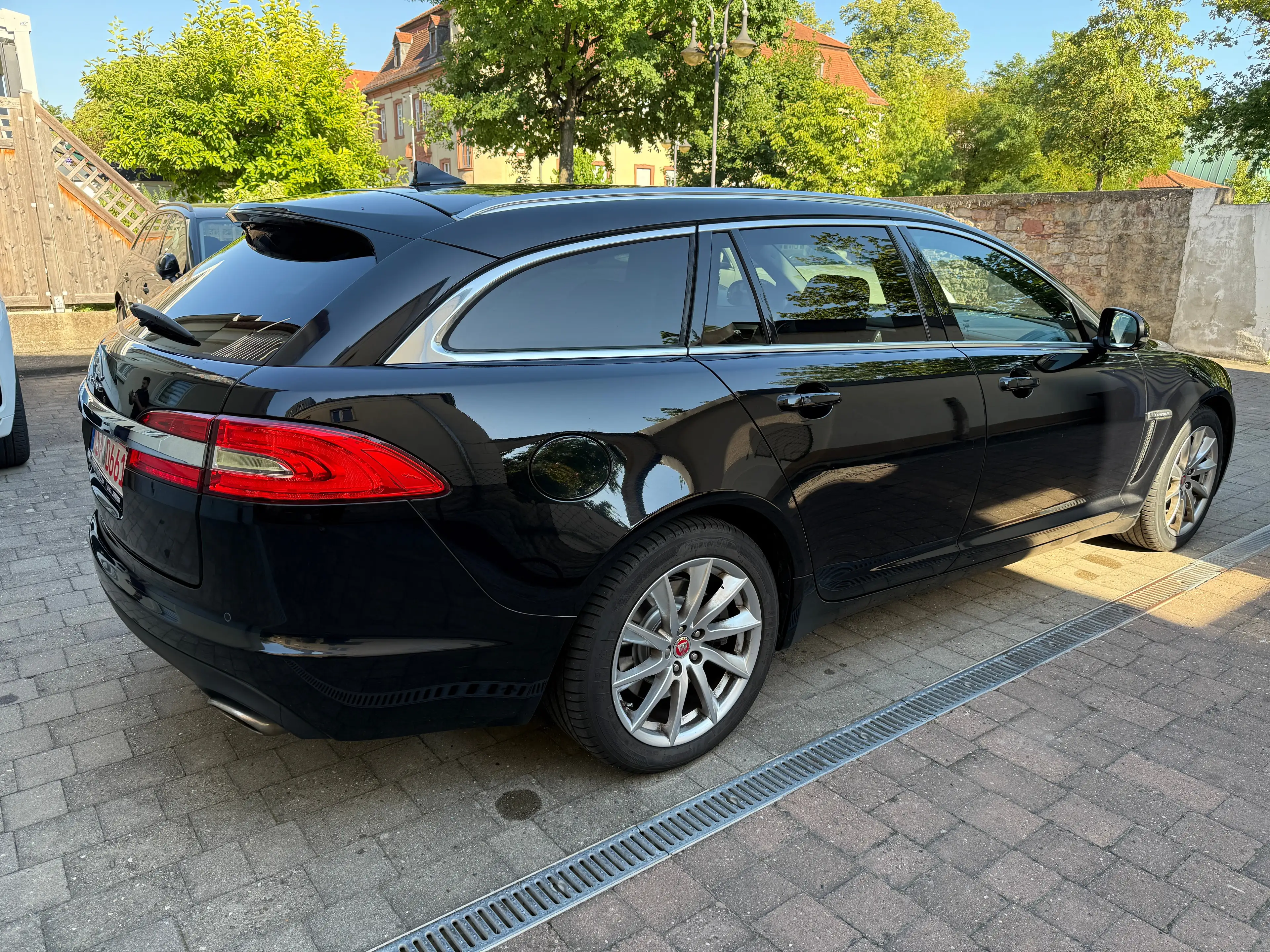 Jaguar XF Sportbrake 2.2 Automatik Kamera/Leder/Navi/2. — photo 6