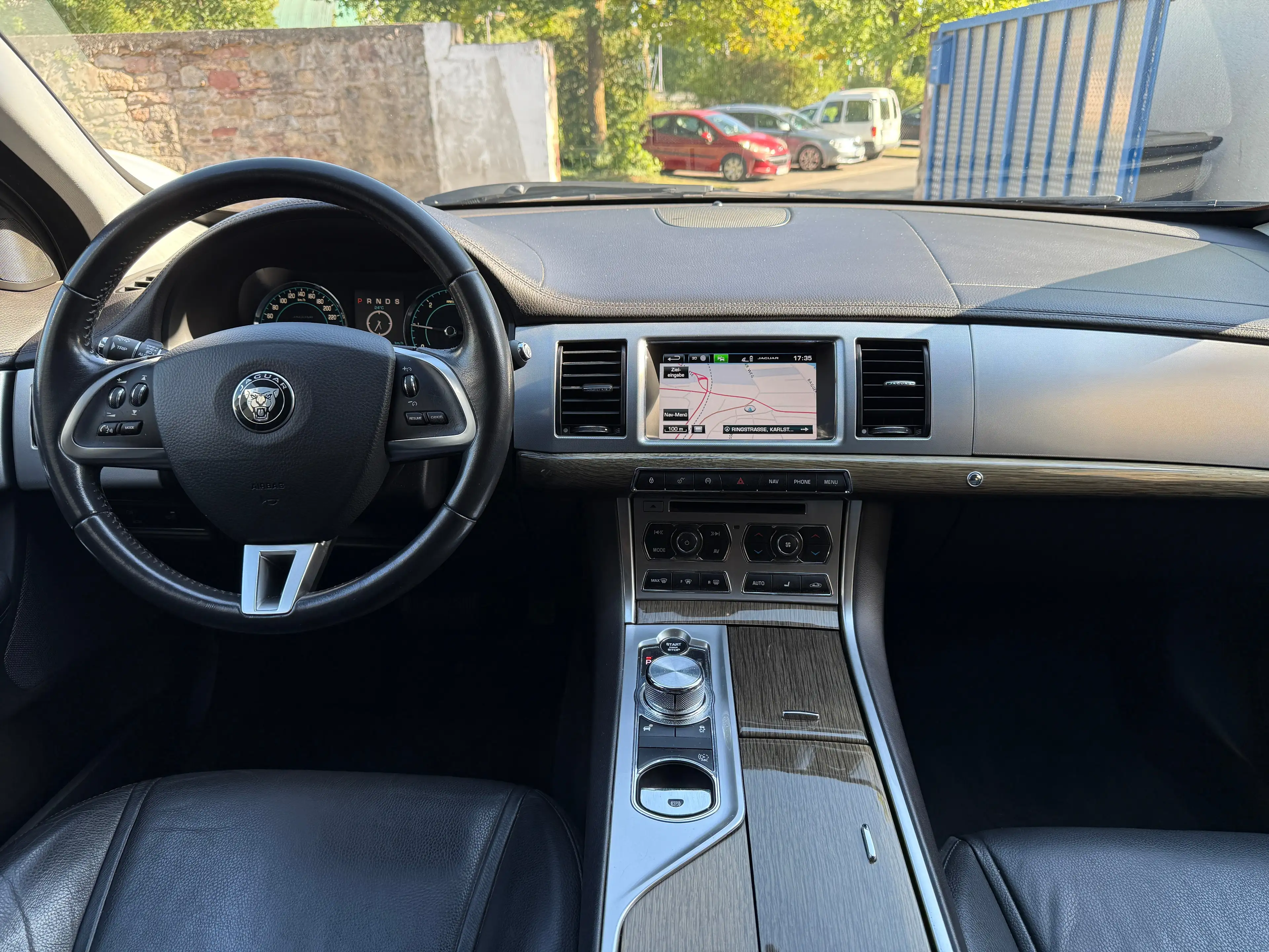 Jaguar XF Sportbrake 2.2 Automatik Kamera/Leder/Navi/2. — photo 7