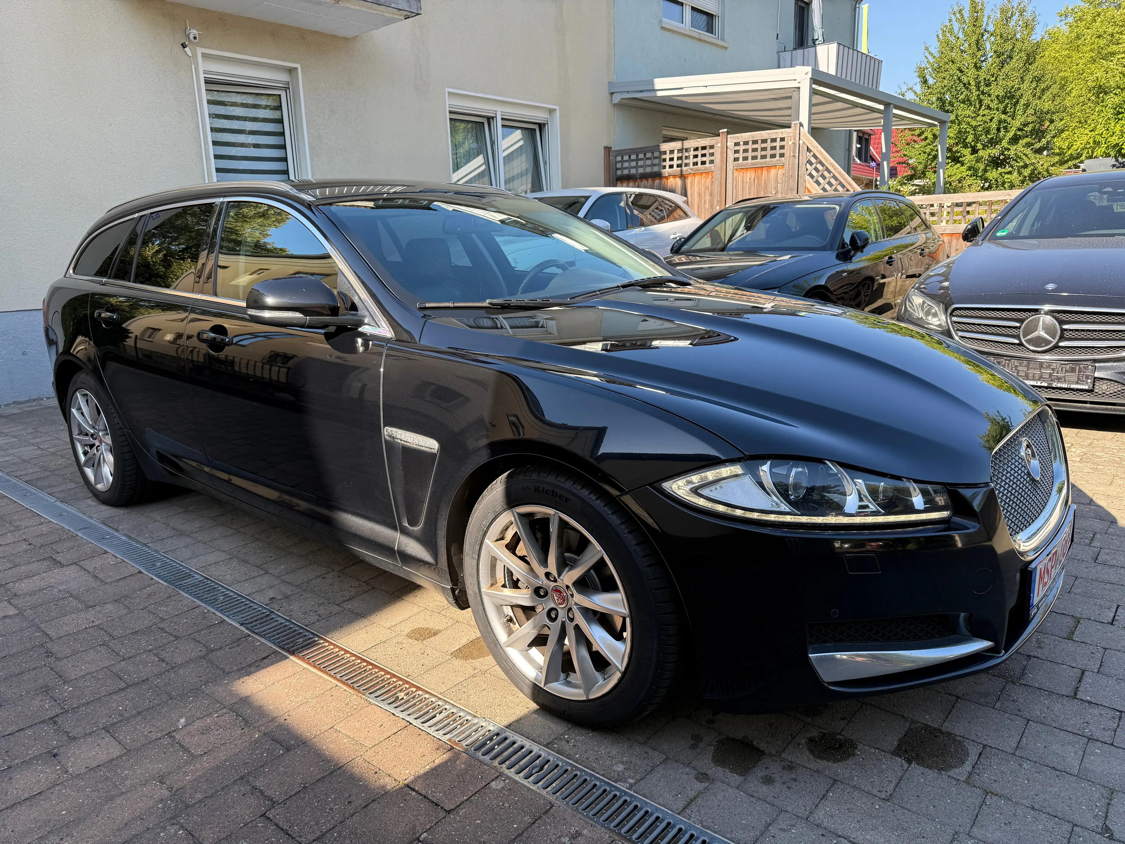 Jaguar XF Sportbrake 2.2 Automatik Kamera/Leder/Navi/2. — photo 3