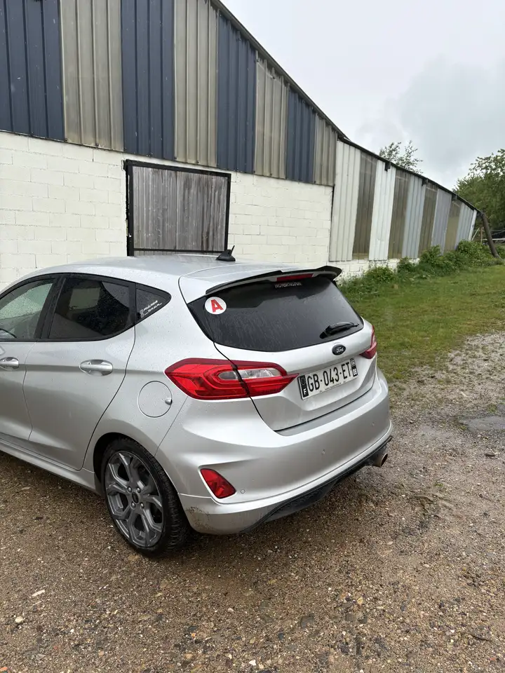 Ford Fiesta 5 portes — photo 4