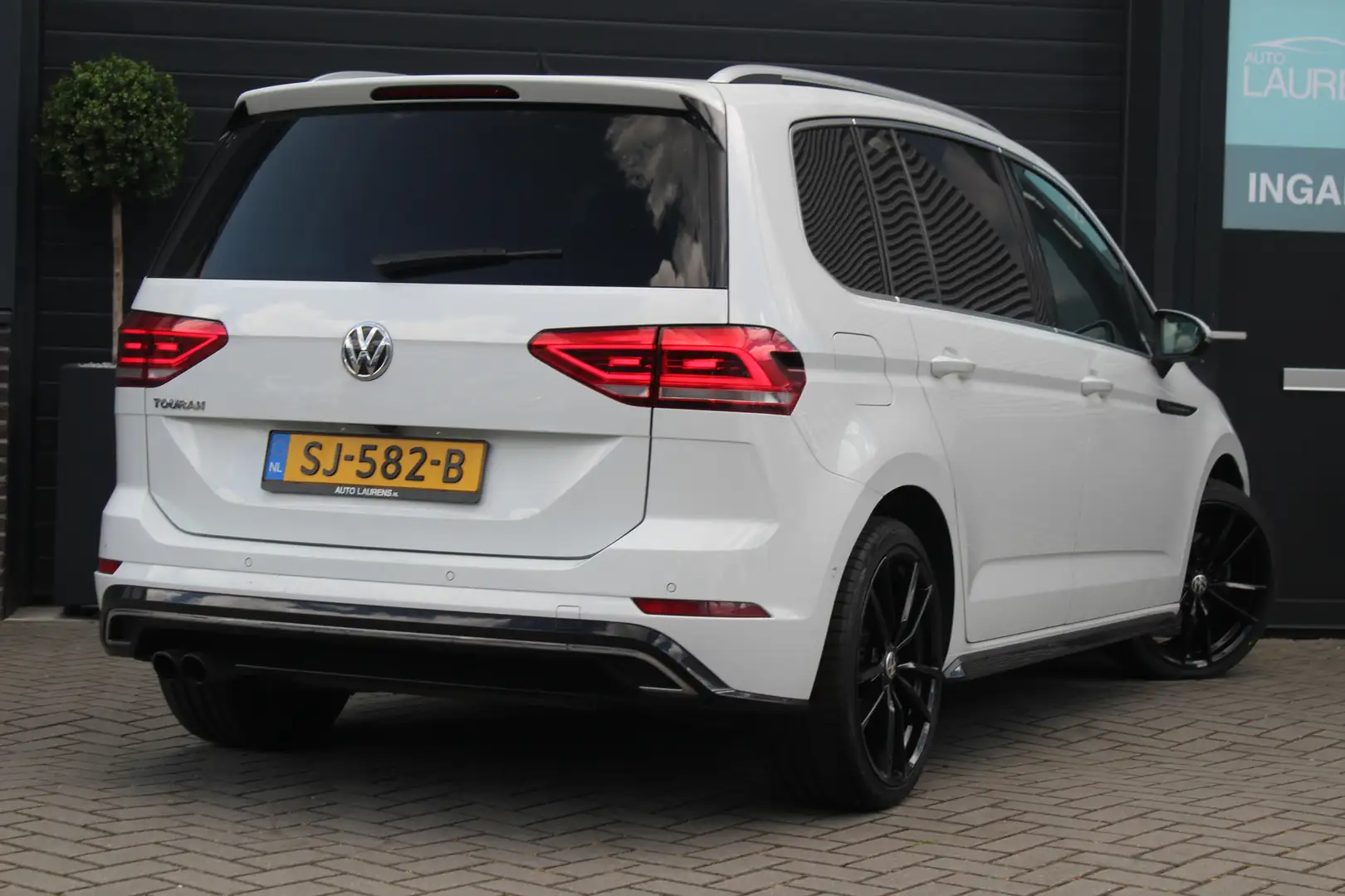 Volkswagen Touran 1.4 TSI Highline Business R | 7-Pers. | Pano | Cam Wit - 2