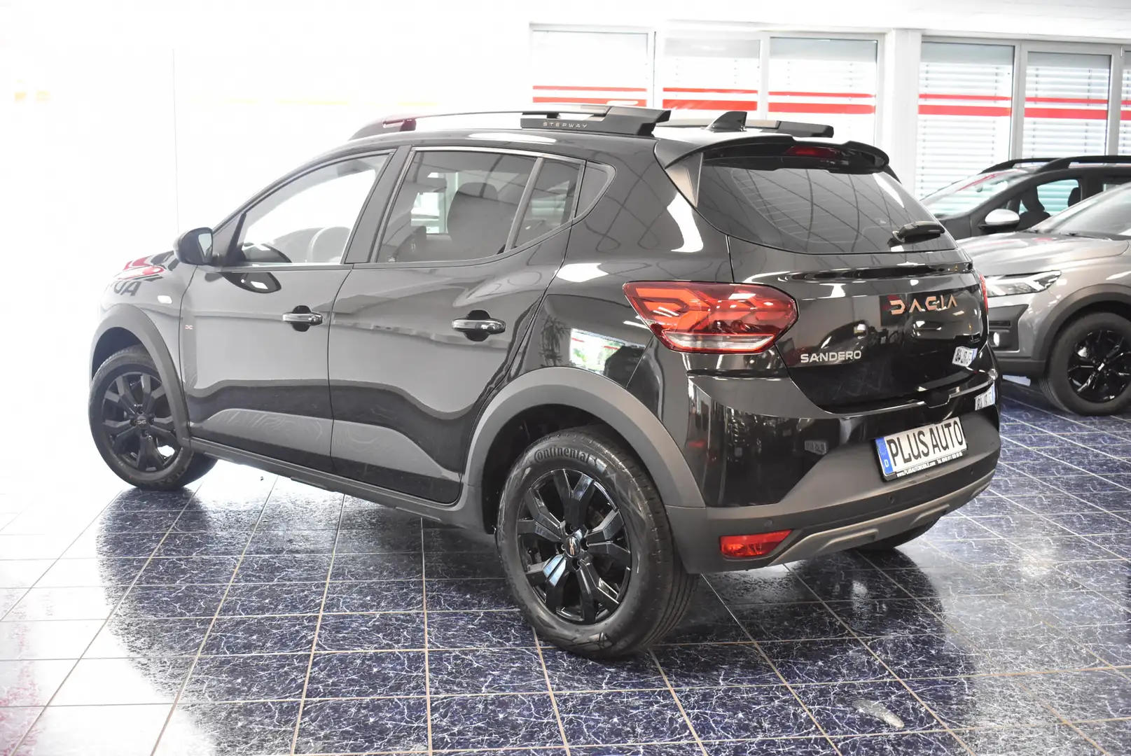 Dacia Sandero 1,0 Stepway Extreme LED Schiebed SHZ PDC Schwarz - 1