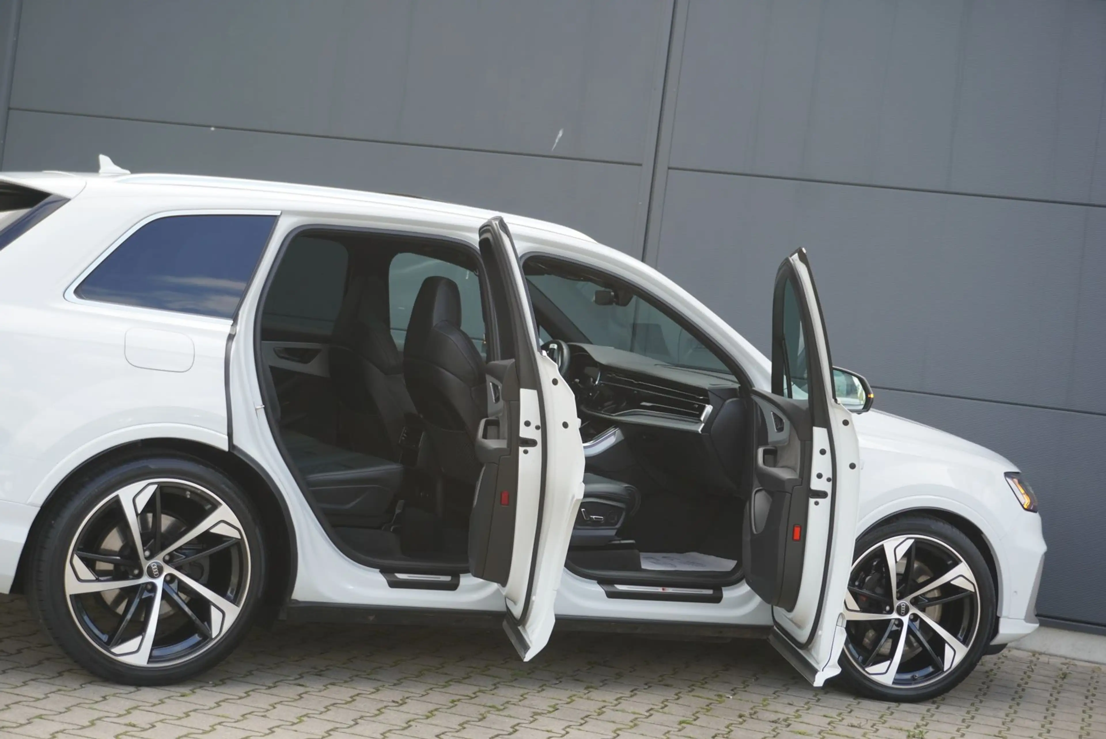 Audi SQ7 4.0 TDI/Pano/S-Sitze/22Zoll/Standhzg/Laser/ — photo 8