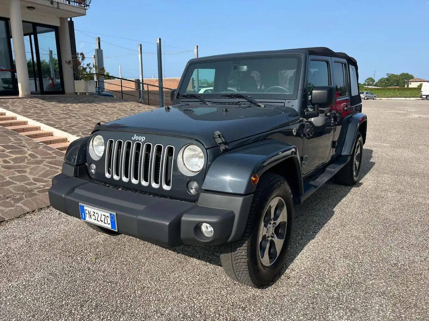 Jeep Wrangler Unlimited 2.8 CRD DPF Sahara Auto Szürke - 1
