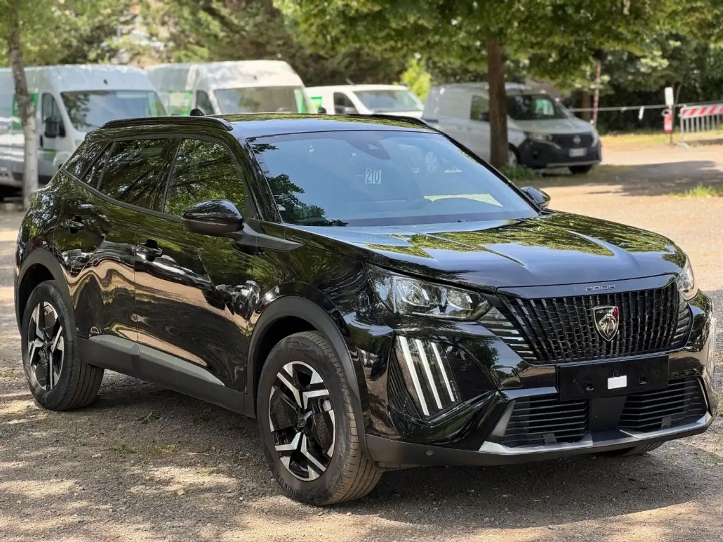 Peugeot 2008 PureTech 130 S&S EAT8 Allure +GPL Fekete - 1