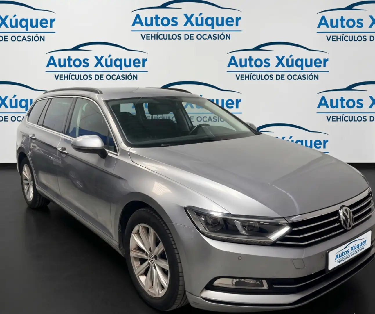 Volkswagen Passat 1.6TDI Executive DSG7 Gris - 2
