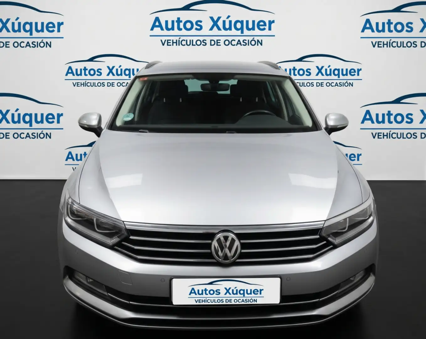 Volkswagen Passat 1.6TDI Executive DSG7 Gris - 1