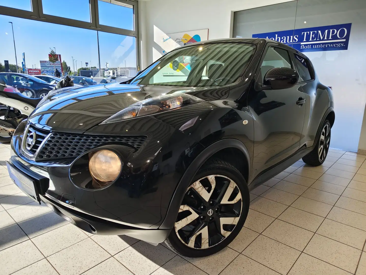 Nissan Juke 1,6 Acenta CVT Schwarz - 1