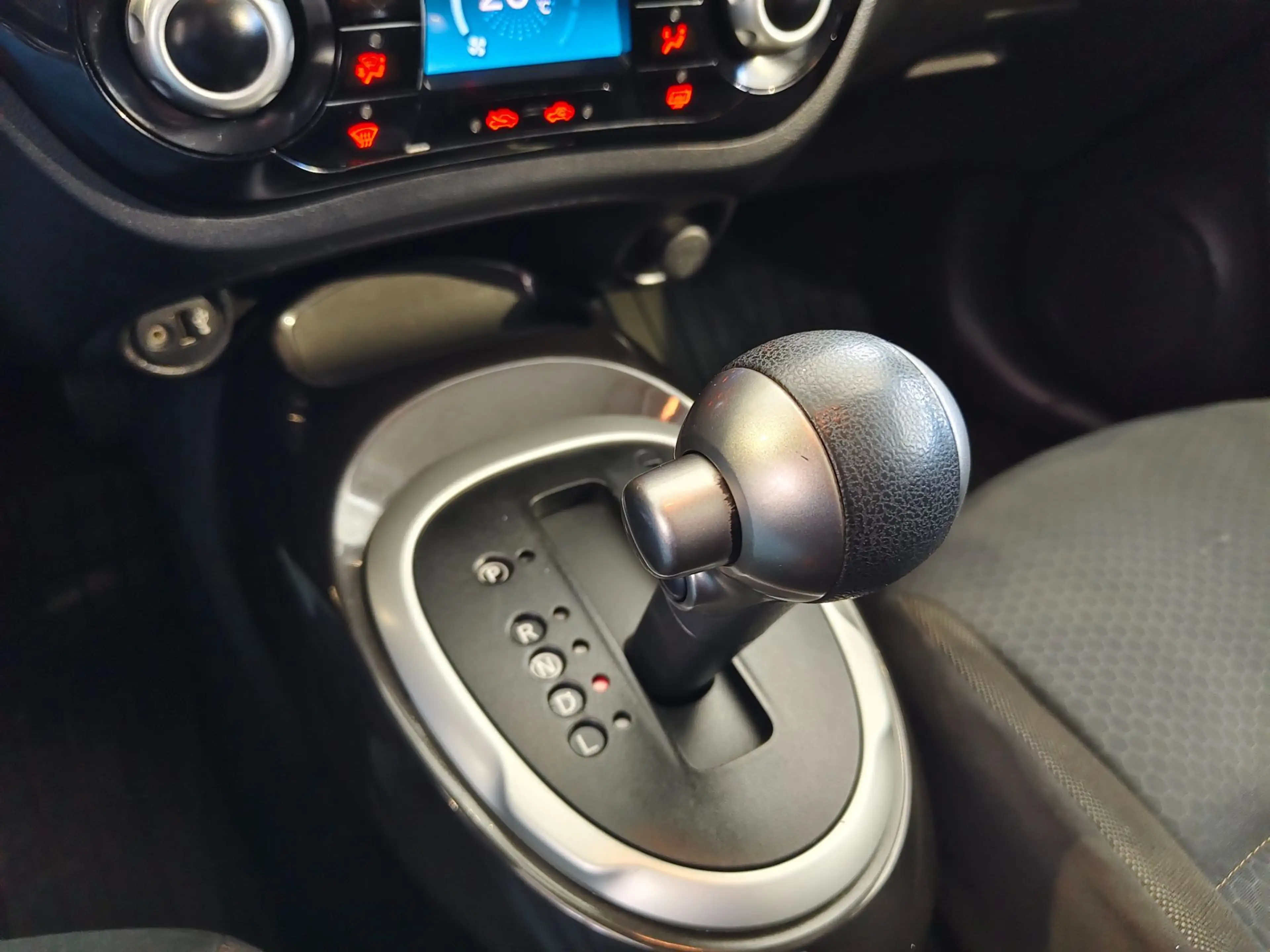 Nissan Juke 1,6 Acenta CVT — photo 11