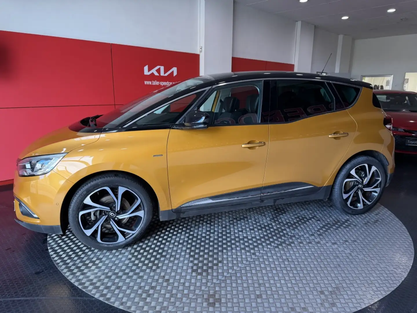 Renault Scenic 1.6dCi Edition One 96kW Naranja - 2