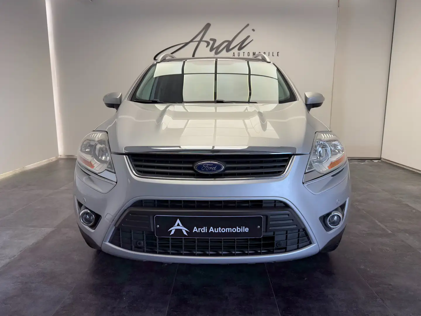 Ford Kuga 2.0 TDCi 2WD*SIEGES CHAUFFANTS*1ER PROP*GARANTIE* Gris - 2
