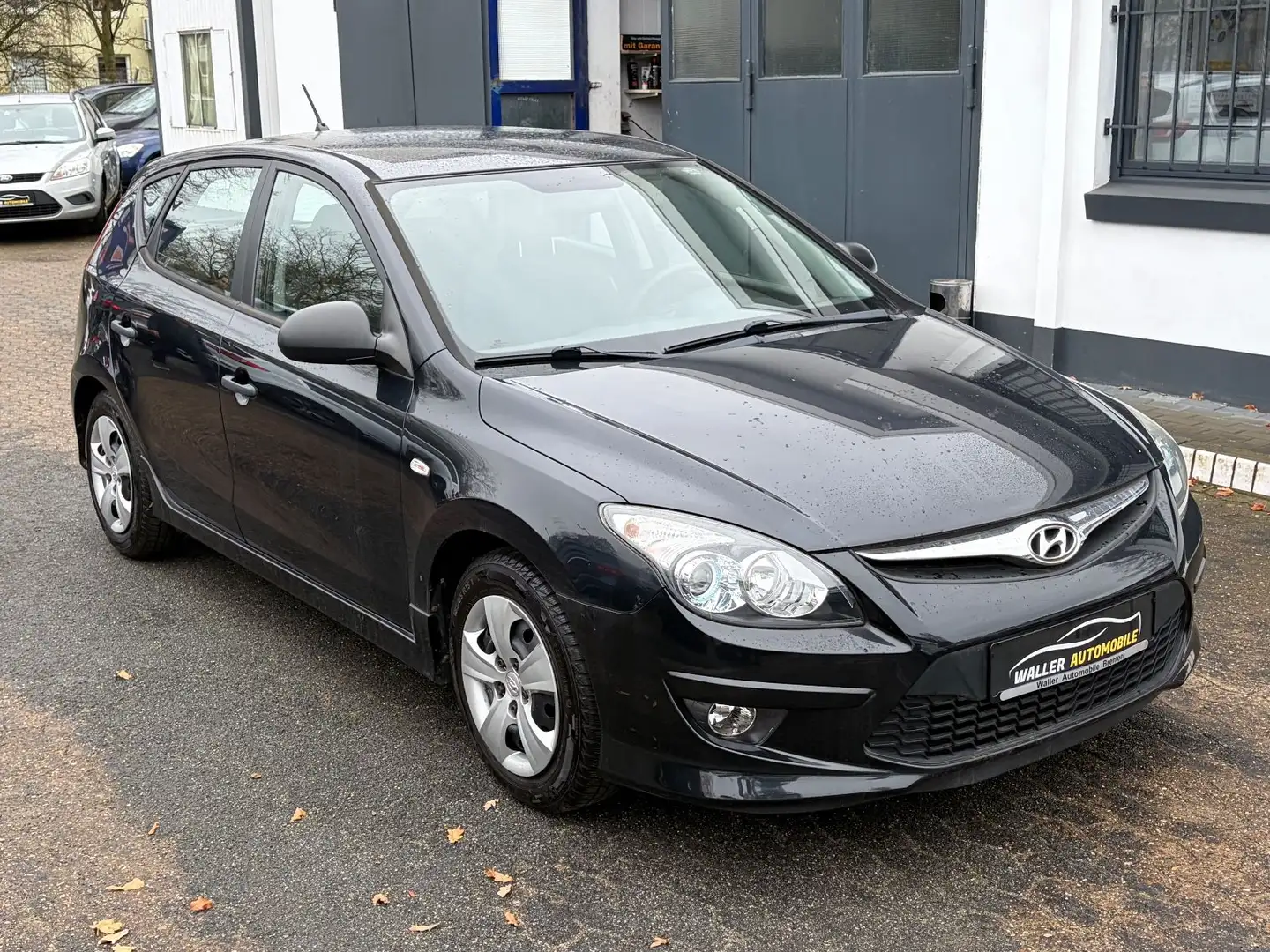 Hyundai i30 1.4 Lim. Edition+ Schwarz - 1