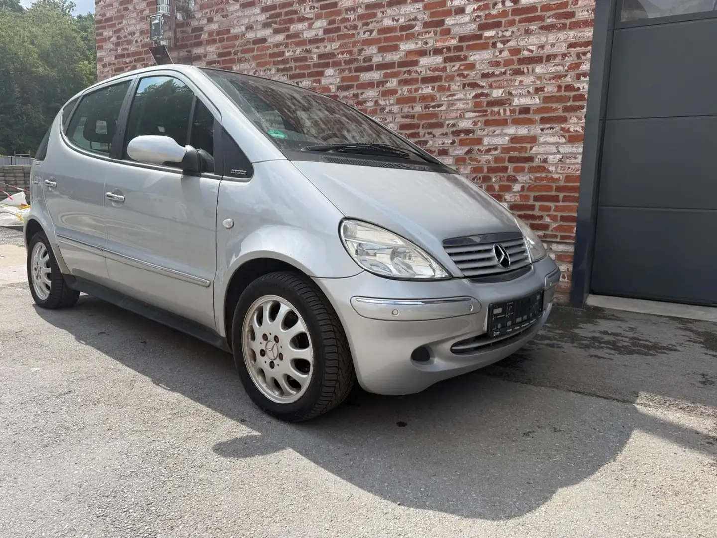 Mercedes-Benz A 160 ELEGANCE Automatik, Klima Argent - 2