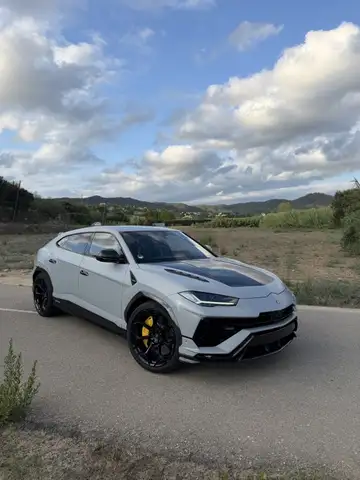 Lamborghini Urus Performante