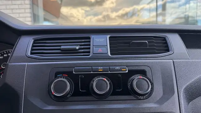 Volkswagen Caddy view 11
