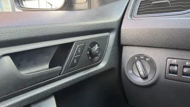 Volkswagen Caddy view 14