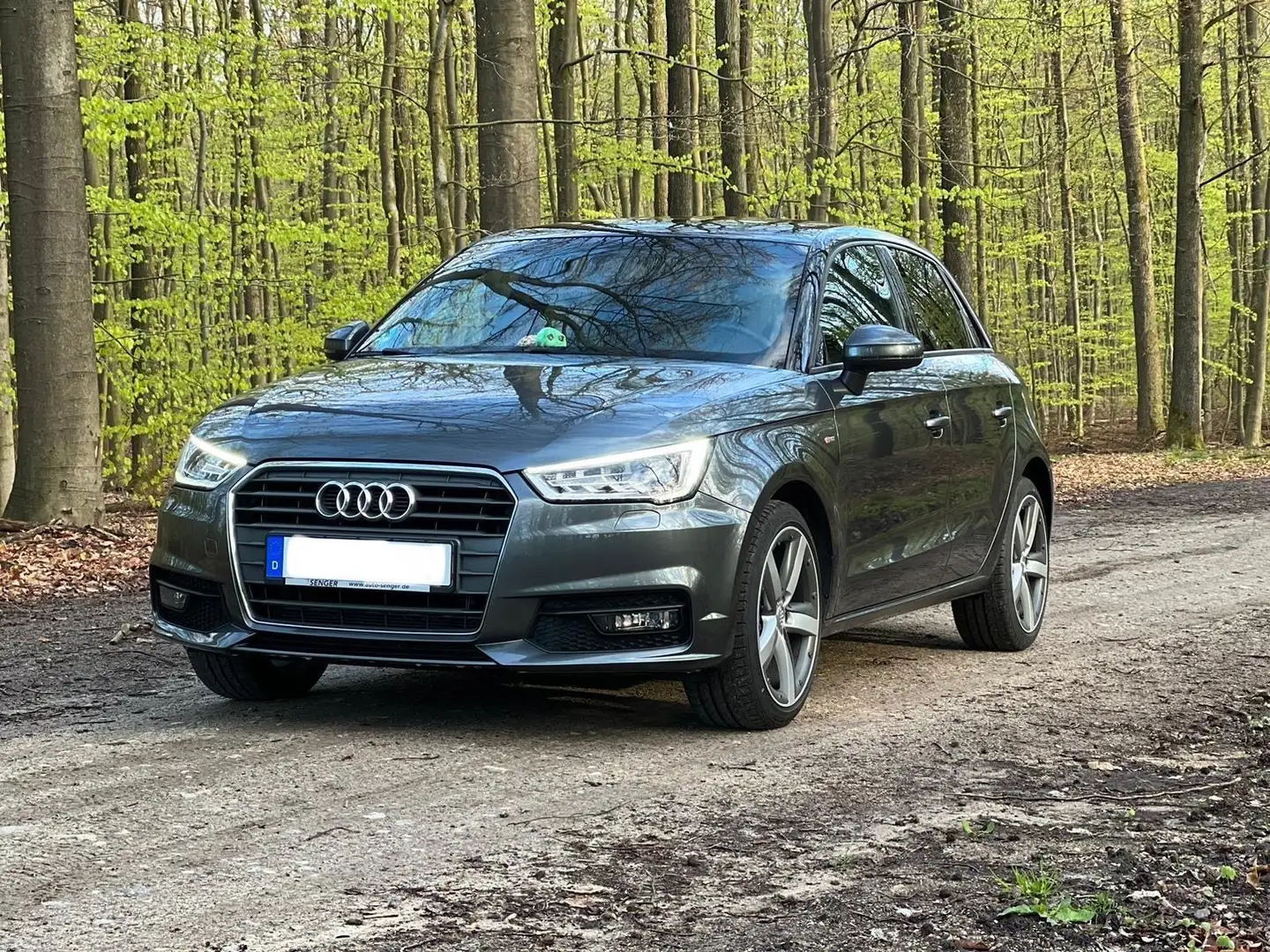 Audi A1 sport Sportback 1.4 TDI S Tronic 3x Sline Gris - 1