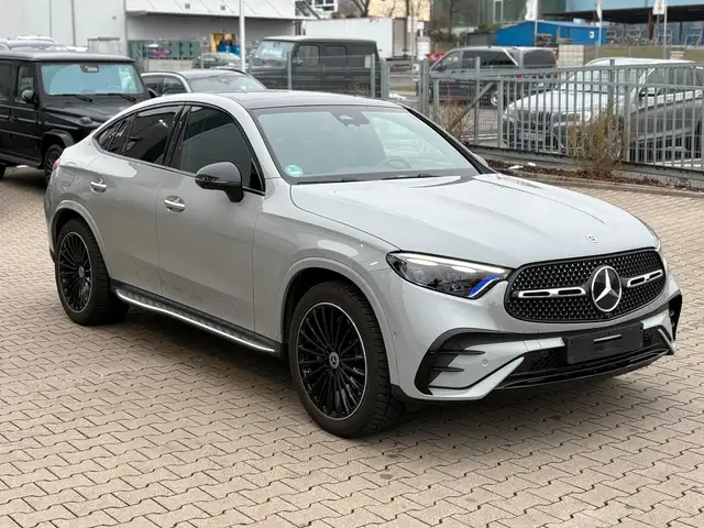 Mercedes-Benz GLC view 4
