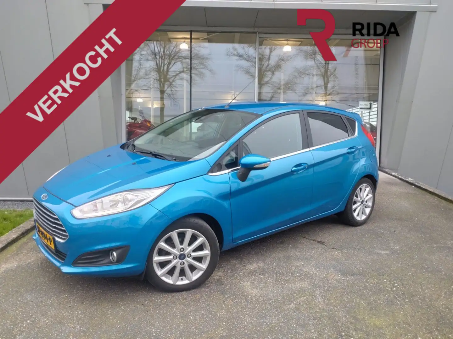 Ford Fiesta 1.0 EcoB. Titanium Bleu - 1